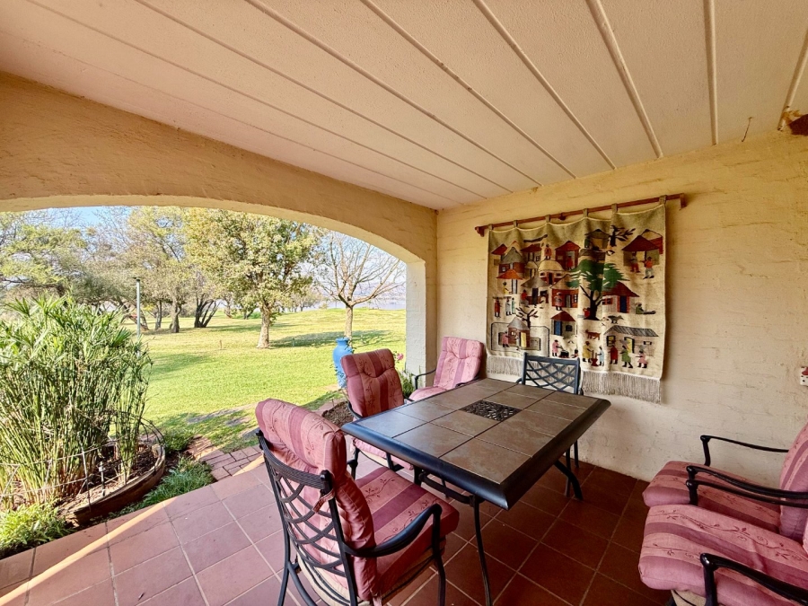 2 Bedroom Property for Sale in Caribbean Beach Club North West